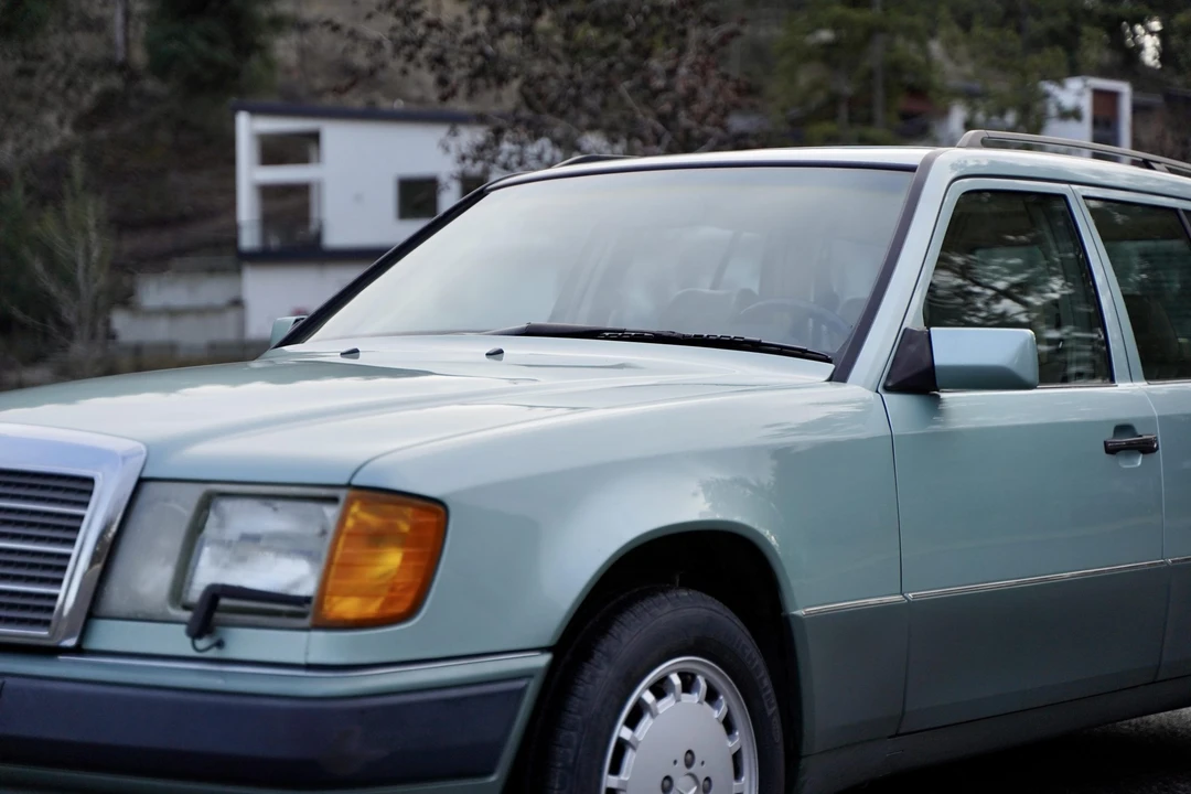 1992 Mercedes-Benz W124 E-Class - Image 16 of 31