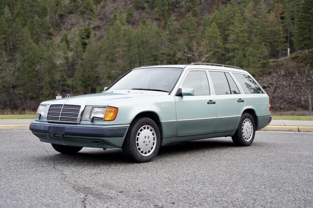 1992 Mercedes-Benz W124 E-Class - Image 2 of 31