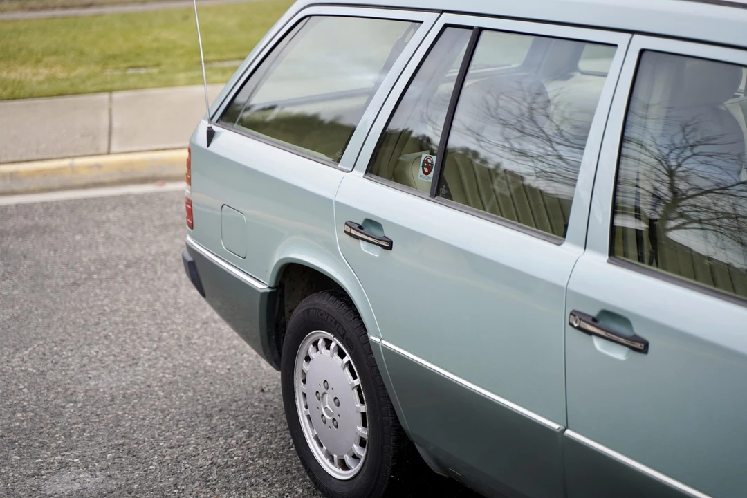 1992 Mercedes-Benz W124 E-Class - Image 30 of 31
