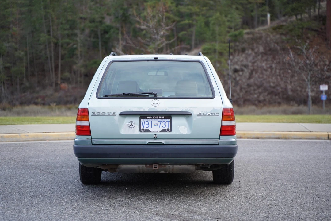 1992 Mercedes-Benz W124 E-Class - Image 11 of 31