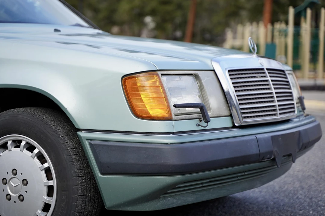 1992 Mercedes-Benz W124 E-Class - Image 20 of 31