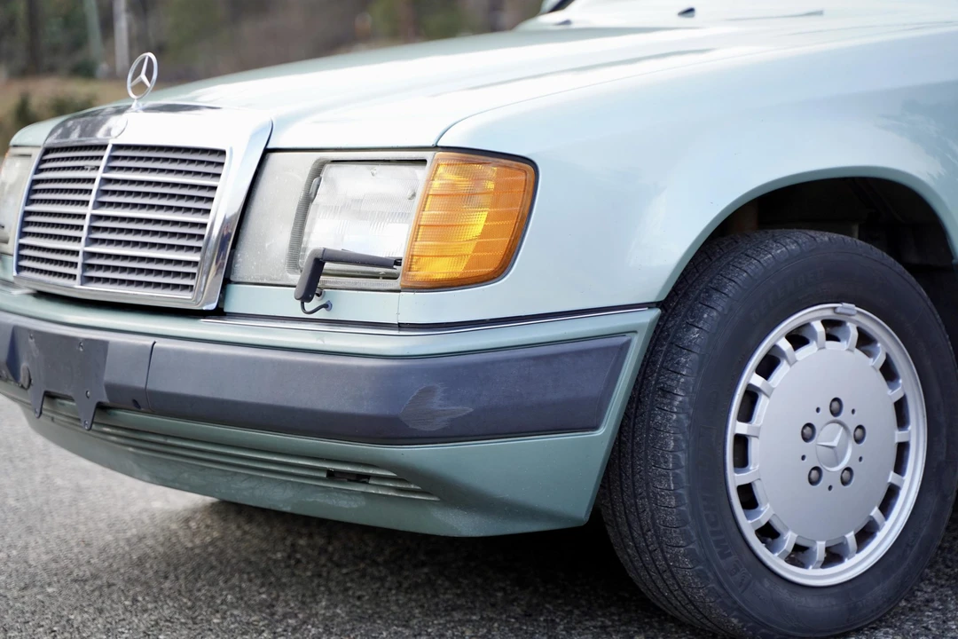 1992 Mercedes-Benz W124 E-Class - Image 17 of 31