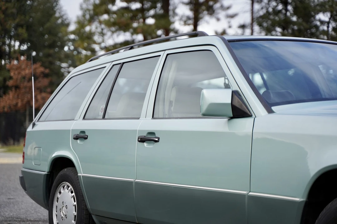 1992 Mercedes-Benz W124 E-Class - Image 27 of 31