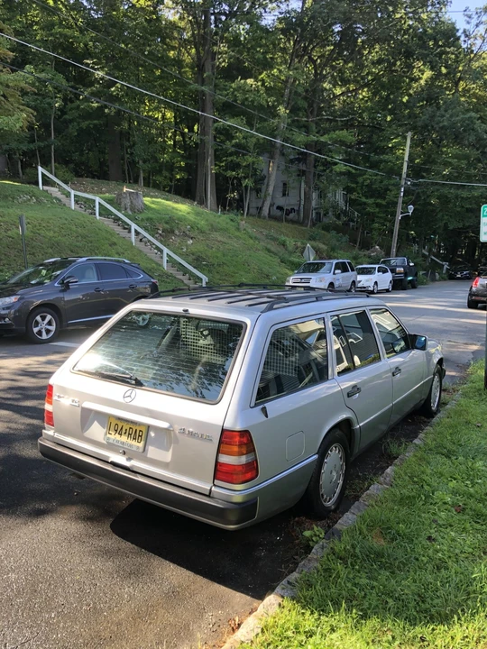 1992 Mercedes-Benz W124 E-Class - Image 13 of 31