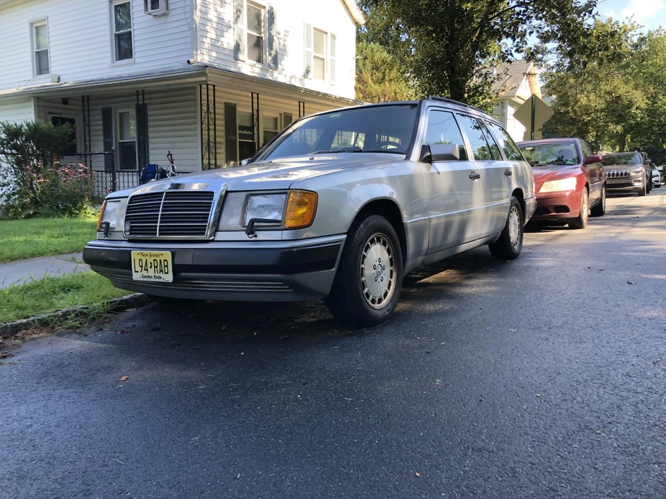 1992 Mercedes-Benz W124 E-Class - Image 3 of 31