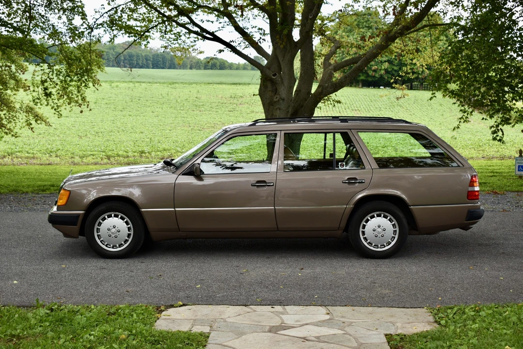 1992 Mercedes-Benz W124 E-Class - Image 13 of 31