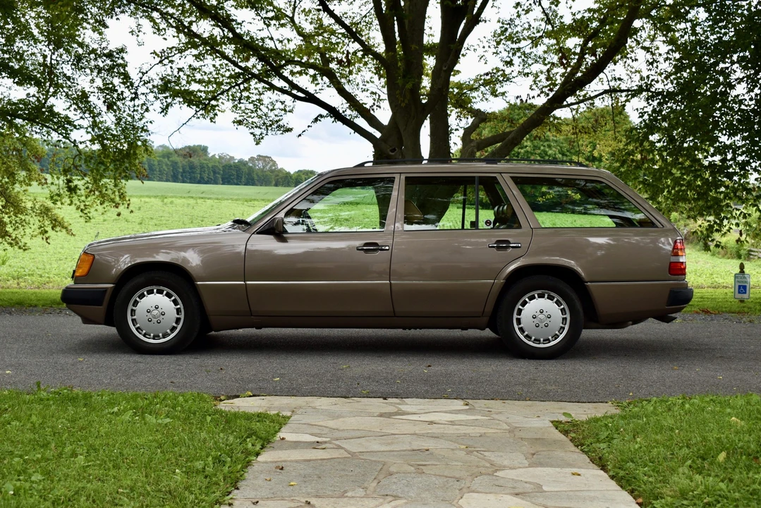 1992 Mercedes-Benz W124 E-Class - Image 14 of 31