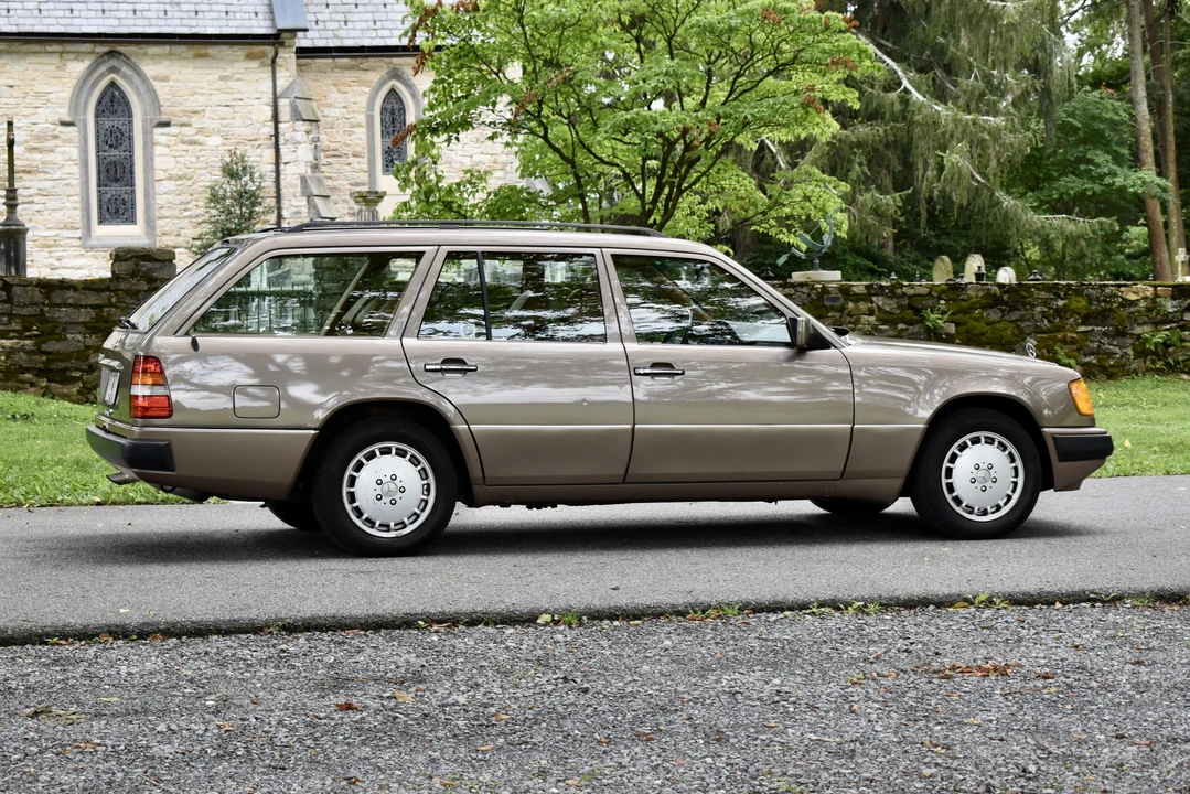 1992 Mercedes-Benz W124 E-Class - Image 29 of 31