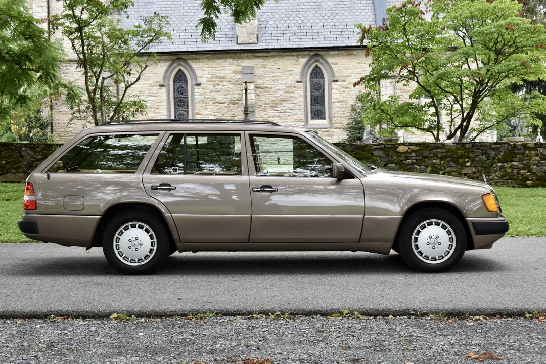 1992 Mercedes-Benz W124 E-Class - Image 30 of 31