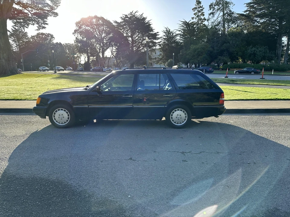 1992 Mercedes-Benz W124 E-Class - Image 9 of 31