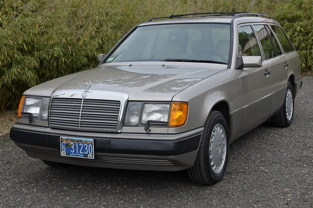 1992 Mercedes-Benz W124 E-Class - Image 2 of 31