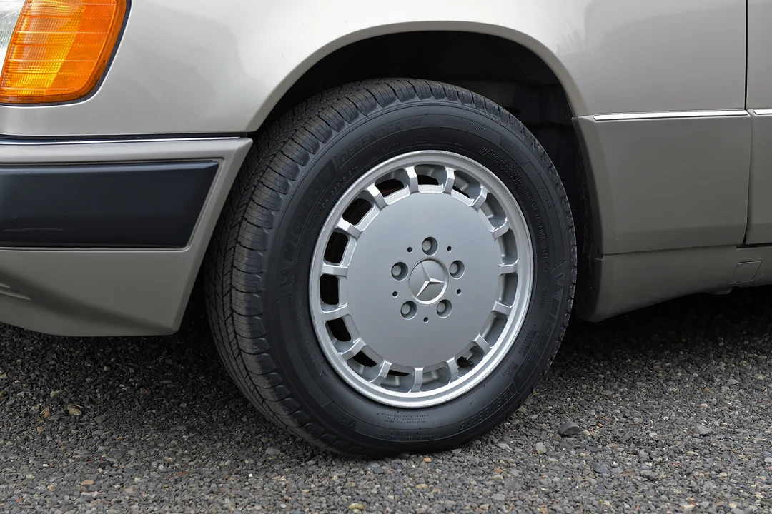 1992 Mercedes-Benz W124 E-Class - Image 4 of 31