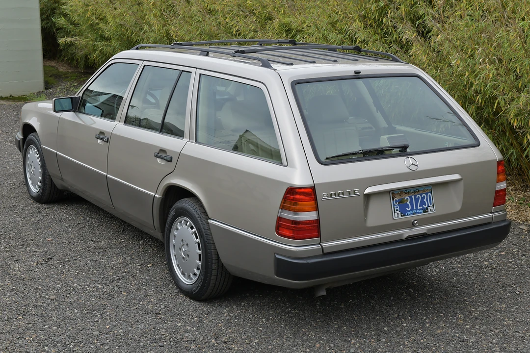 1992 Mercedes-Benz W124 E-Class - Image 9 of 31
