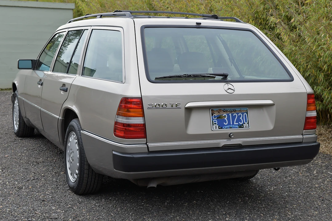 1992 Mercedes-Benz W124 E-Class - Image 10 of 31