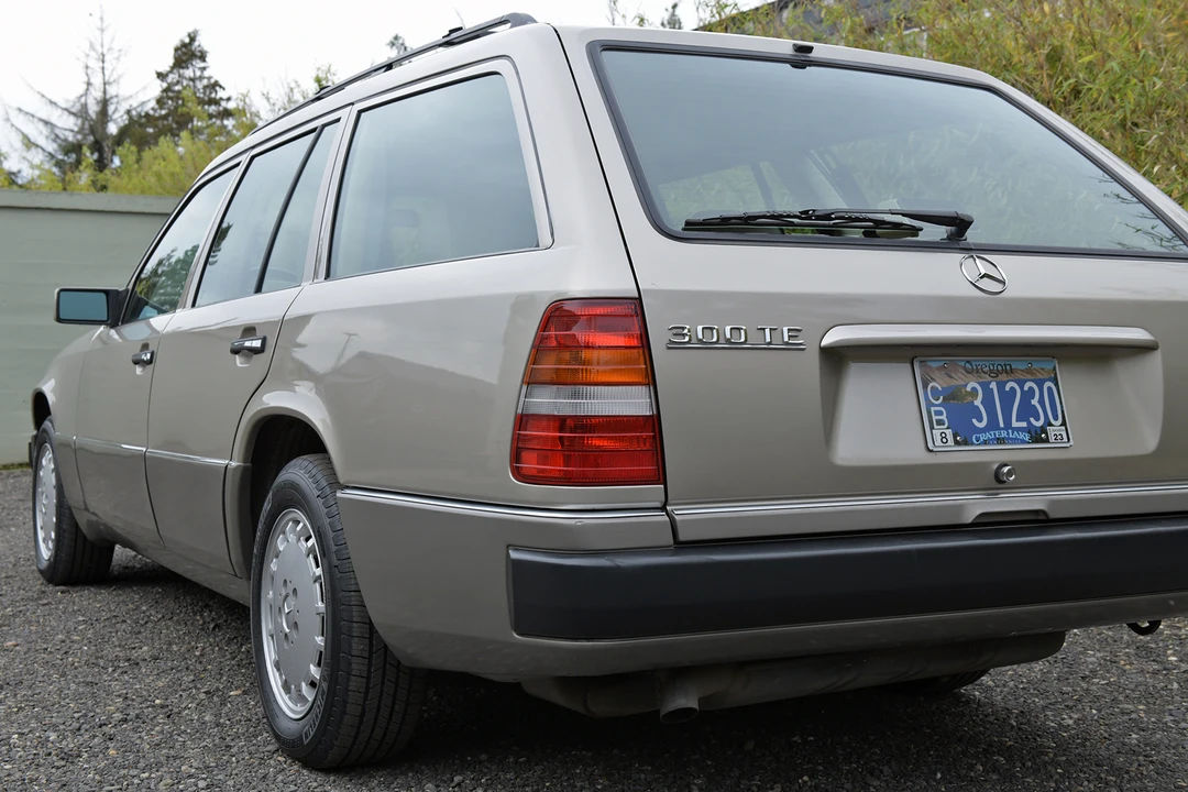 1992 Mercedes-Benz W124 E-Class - Image 11 of 31