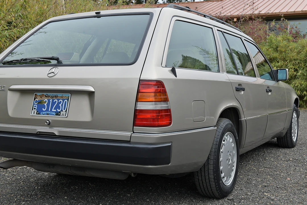 1992 Mercedes-Benz W124 E-Class - Image 28 of 31
