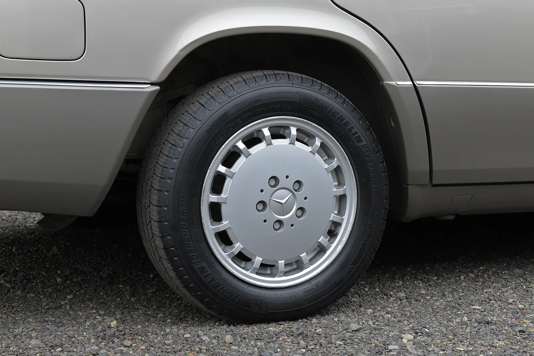 1992 Mercedes-Benz W124 E-Class - Image 30 of 31