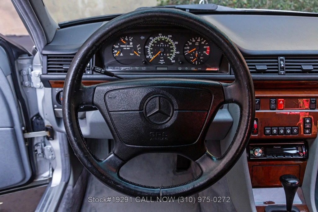 1992 Mercedes-Benz W124 E-Class - Image 18 of 24
