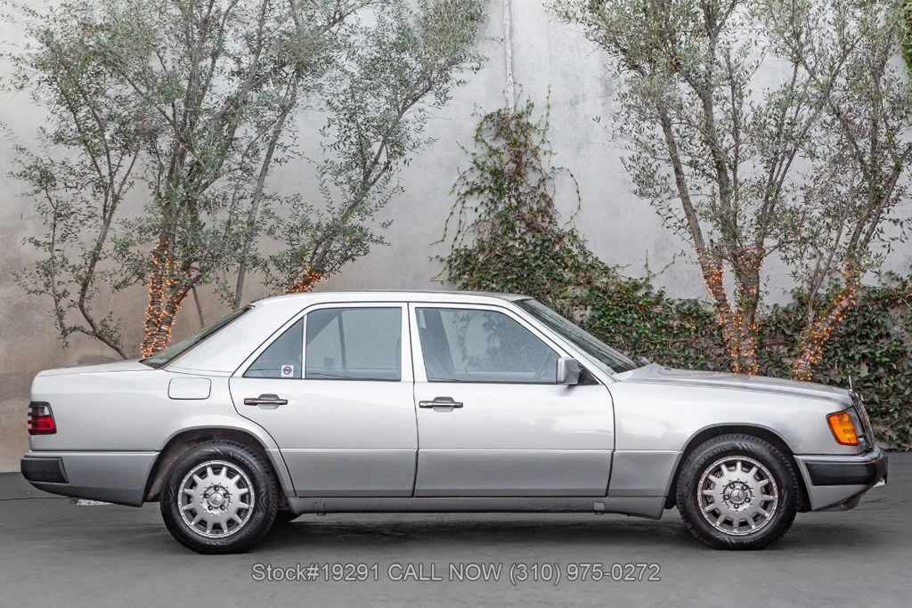 1992 Mercedes-Benz W124 E-Class - Image 4 of 24