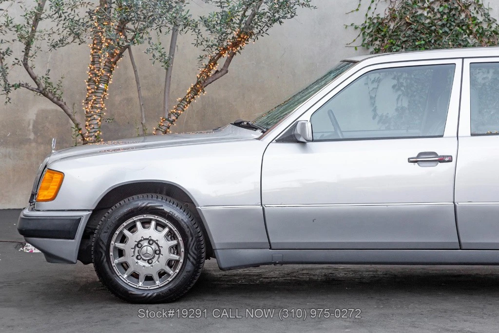 1992 Mercedes-Benz W124 E-Class - Image 12 of 24