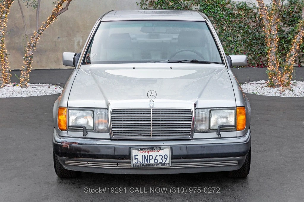 1992 Mercedes-Benz W124 E-Class - Image 2 of 24