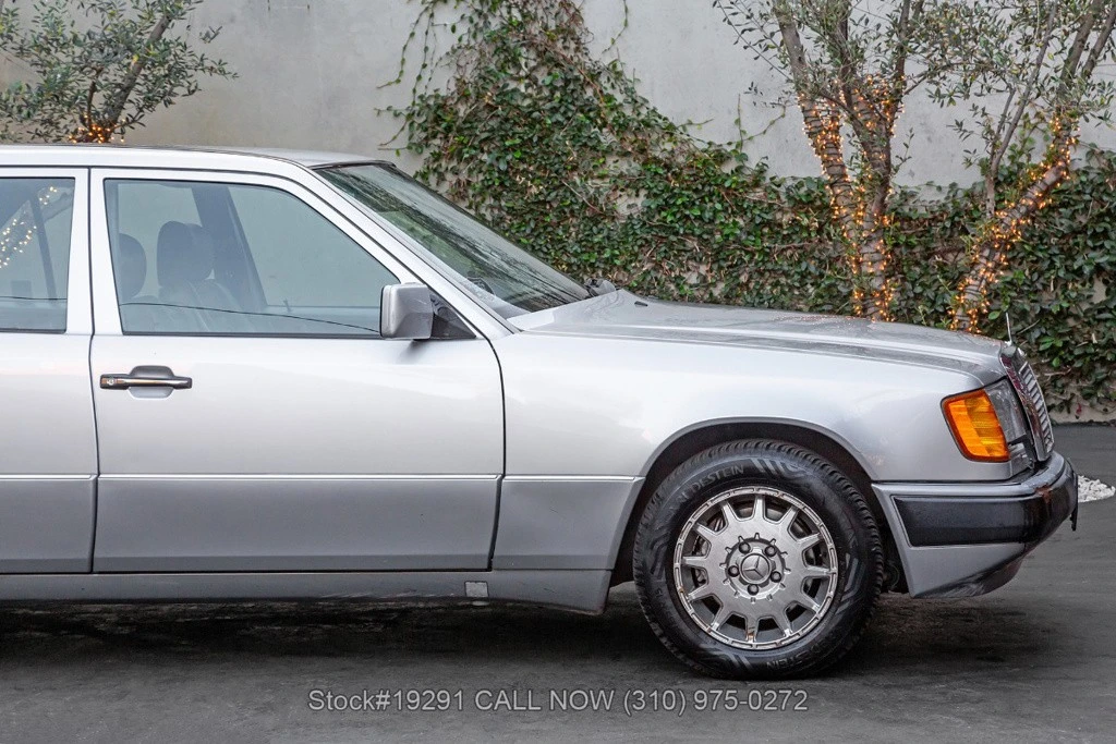 1992 Mercedes-Benz W124 E-Class - Image 10 of 24
