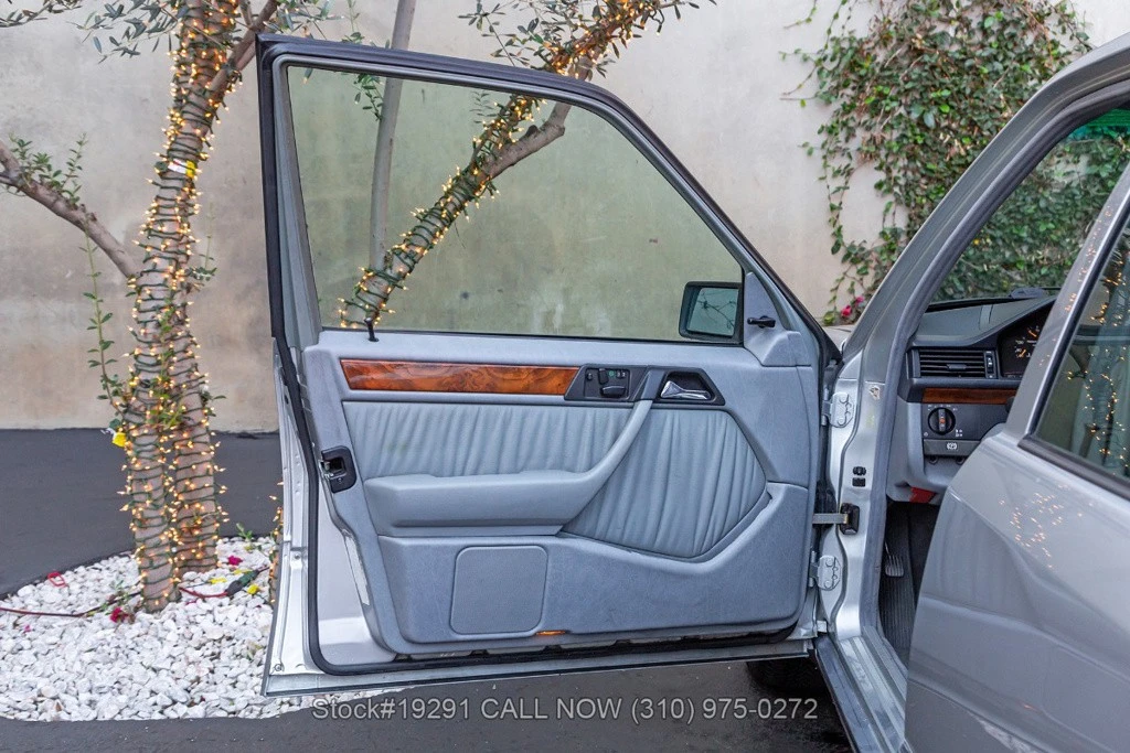 1992 Mercedes-Benz W124 E-Class - Image 15 of 24