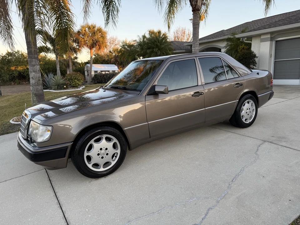 1992 Mercedes-Benz W124 E-Class - Image 9 of 21