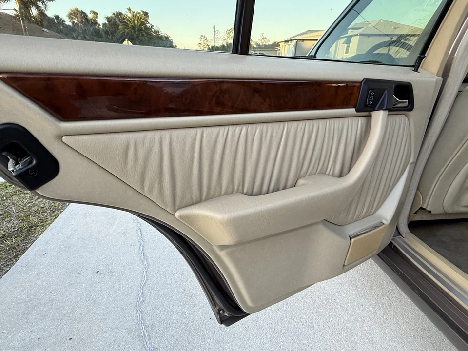 1992 Mercedes-Benz W124 E-Class - Image 20 of 21