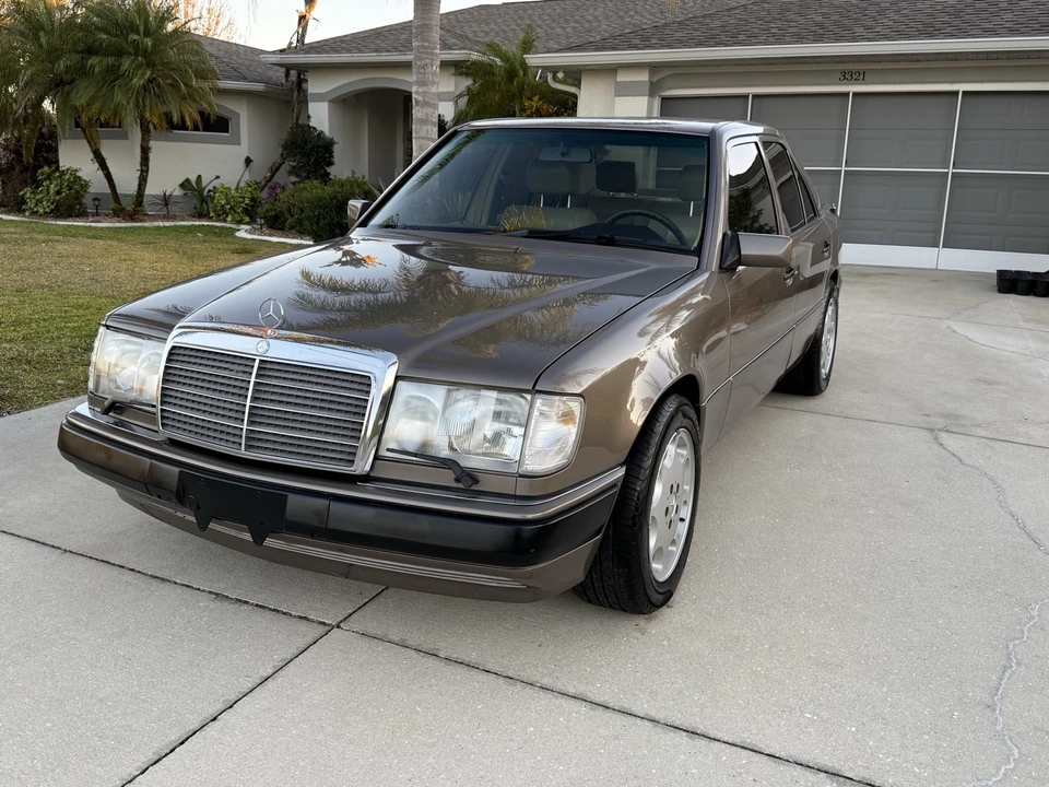 1992 Mercedes-Benz W124 E-Class - Image 2 of 21