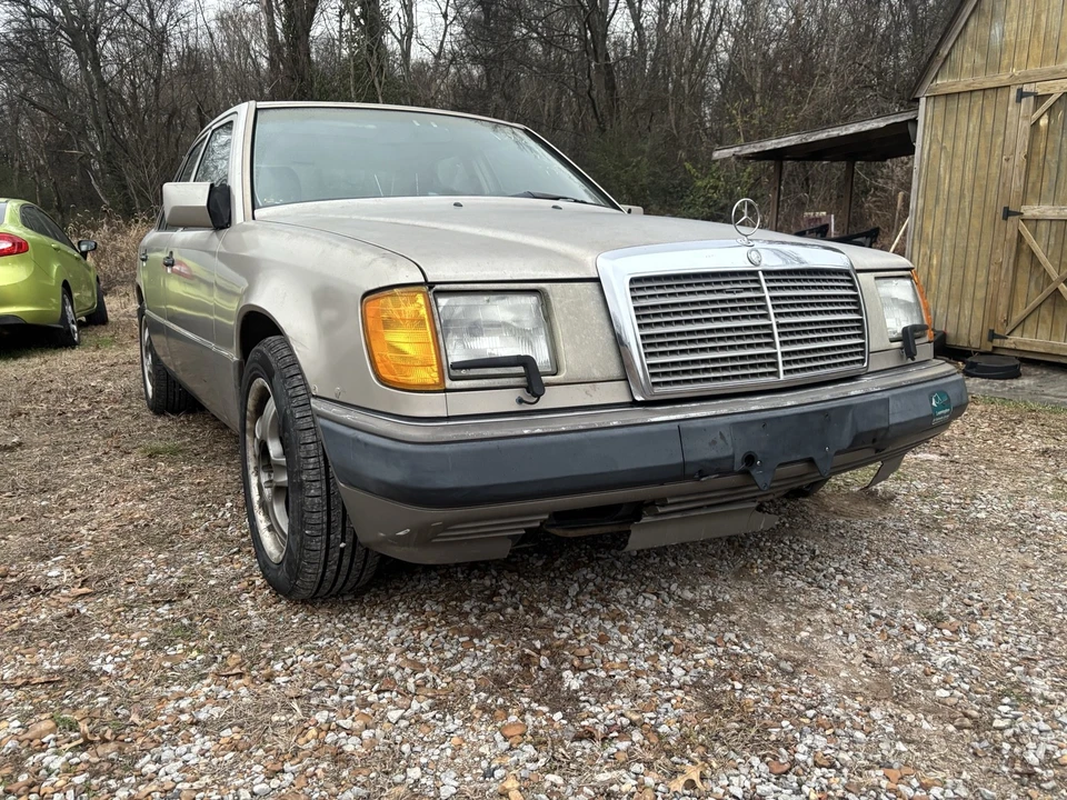 1992 Mercedes-Benz W124 E-Class - Image 6 of 11