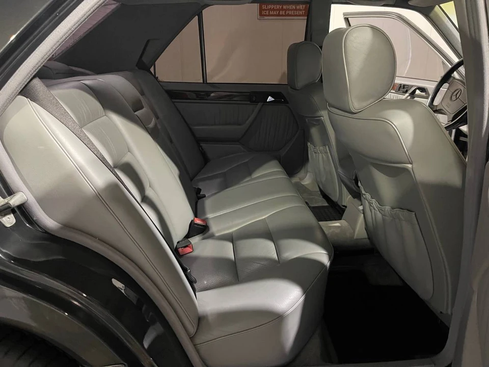 1992 Mercedes-Benz W124 E-Class - Image 19 of 24