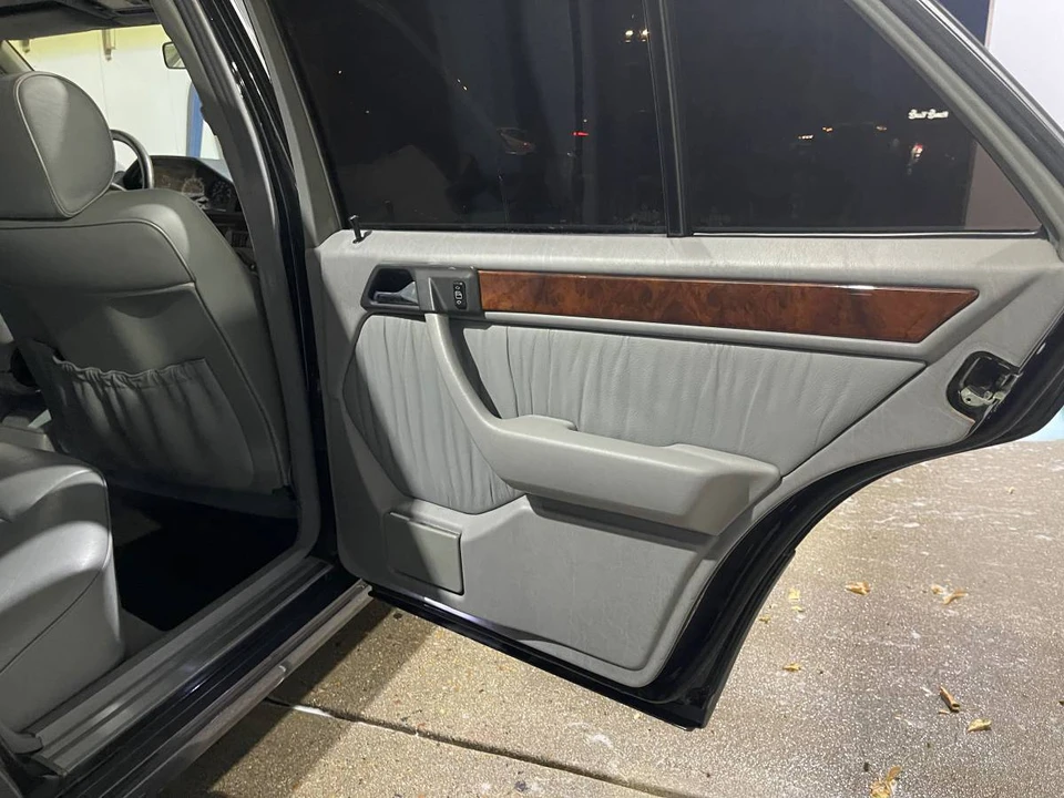 1992 Mercedes-Benz W124 E-Class - Image 18 of 24