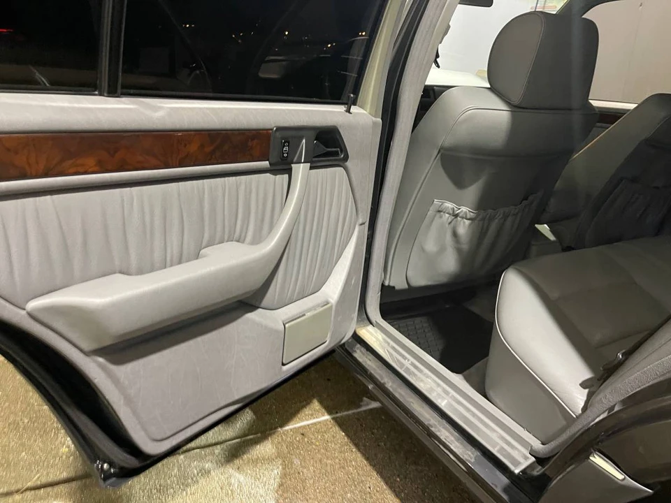 1992 Mercedes-Benz W124 E-Class - Image 20 of 24