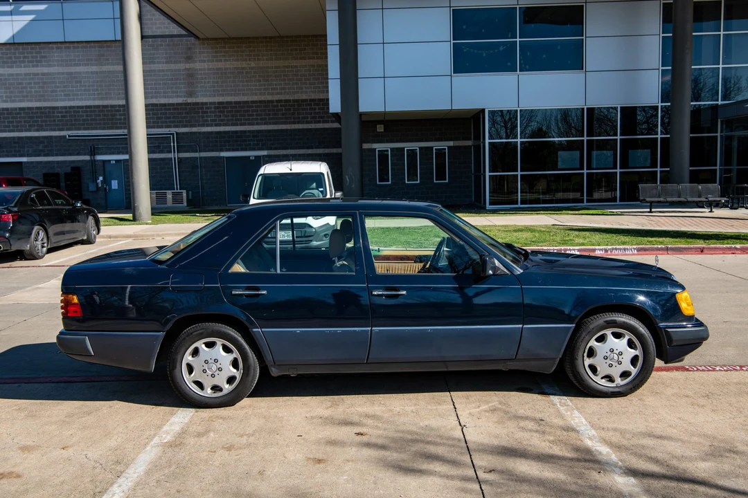 1992 Mercedes-Benz W124 E-Class - Image 6 of 31