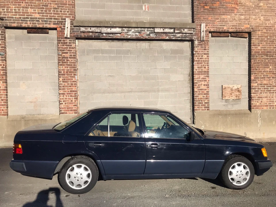 1992 Mercedes-Benz W124 E-Class - Image 11 of 31