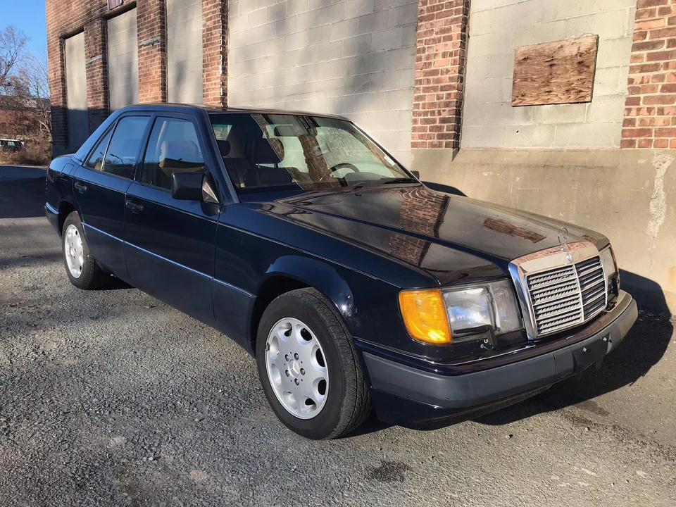 1992 Mercedes-Benz W124 E-Class - Image 13 of 31