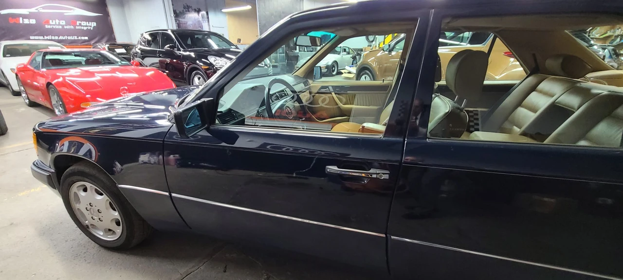 1992 Mercedes-Benz W124 E-Class - Image 23 of 31