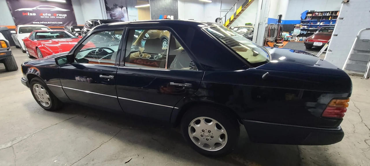 1992 Mercedes-Benz W124 E-Class - Image 24 of 31