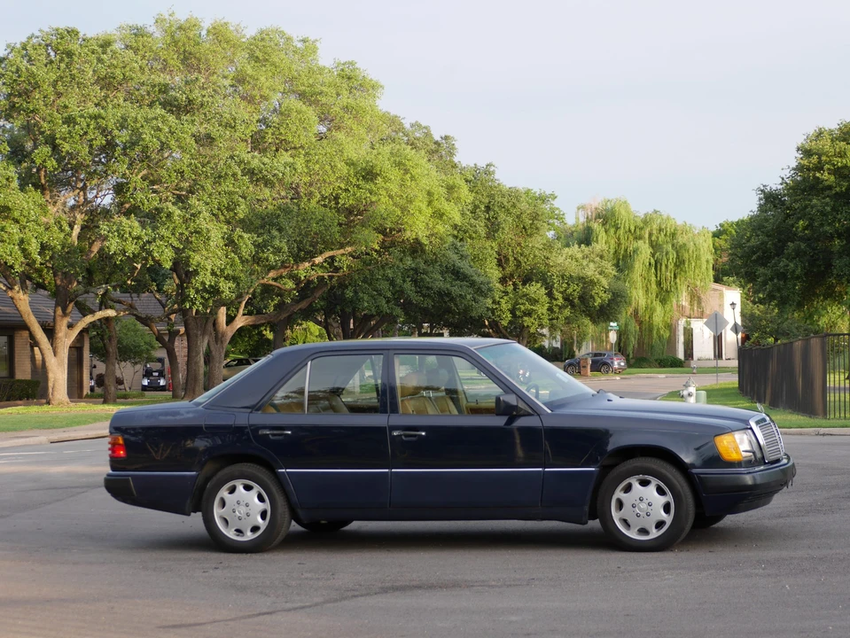 1992 Mercedes-Benz W124 E-Class - Image 12 of 31