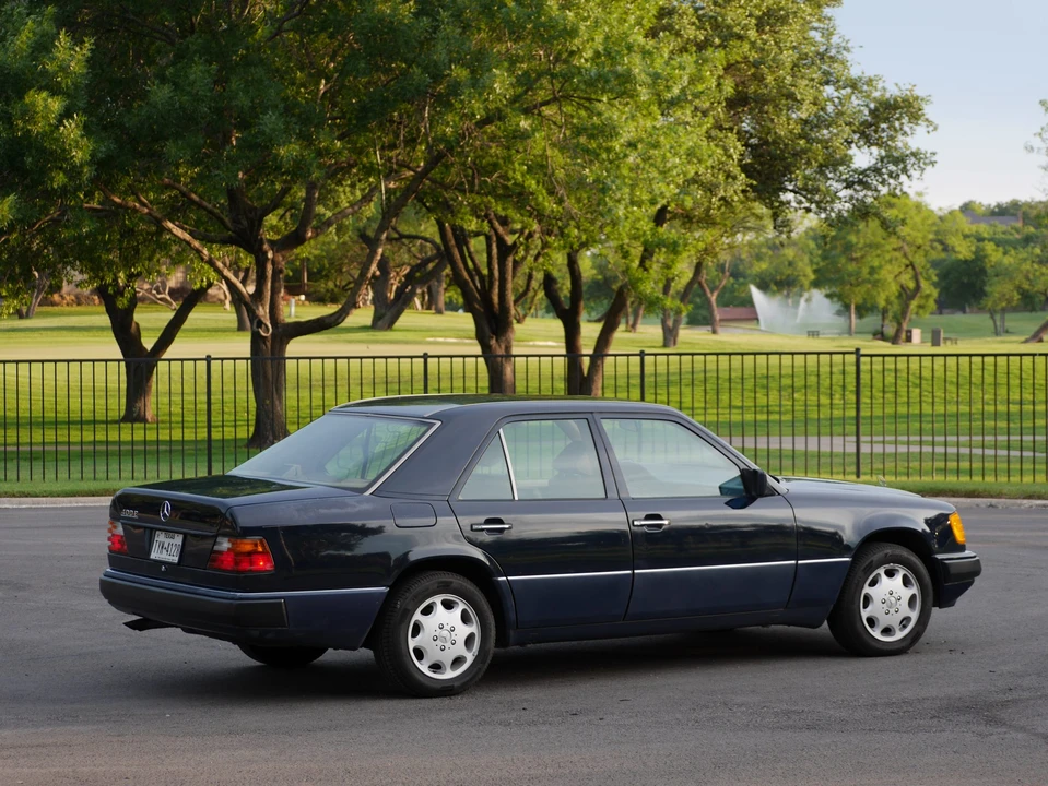 1992 Mercedes-Benz W124 E-Class - Image 15 of 31