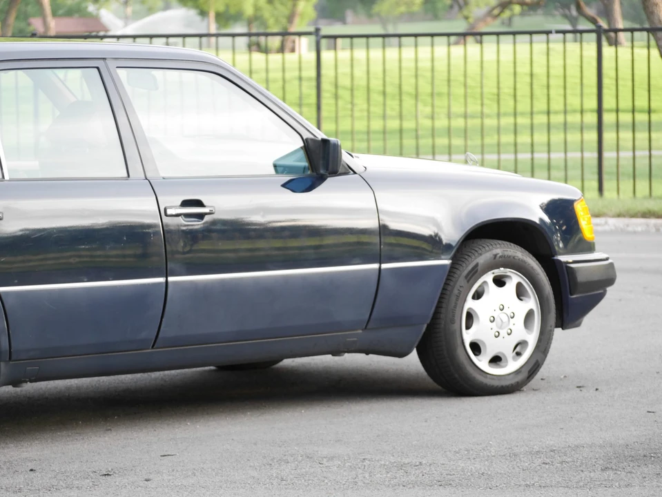1992 Mercedes-Benz W124 E-Class - Image 28 of 31