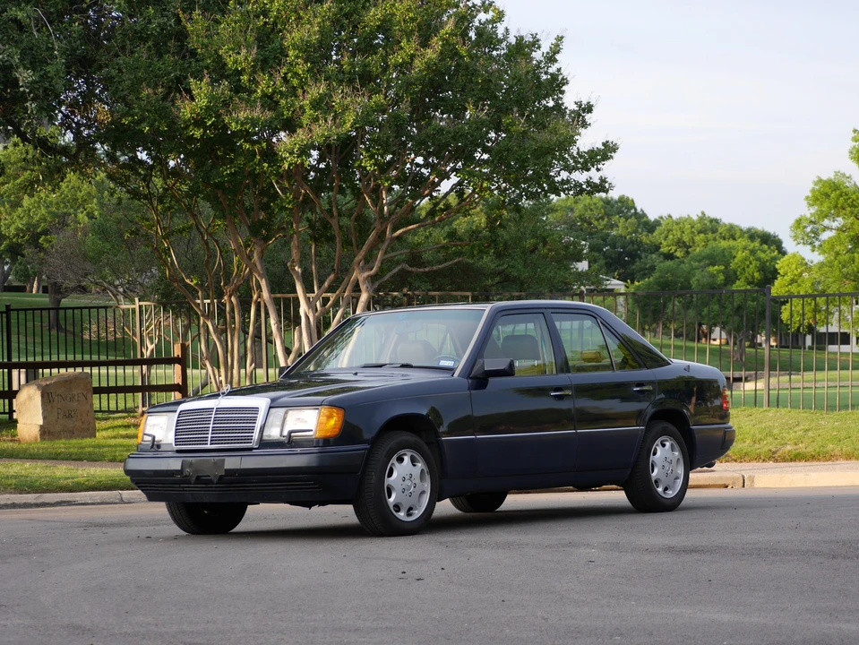 1992 Mercedes-Benz W124 E-Class - Image 2 of 31