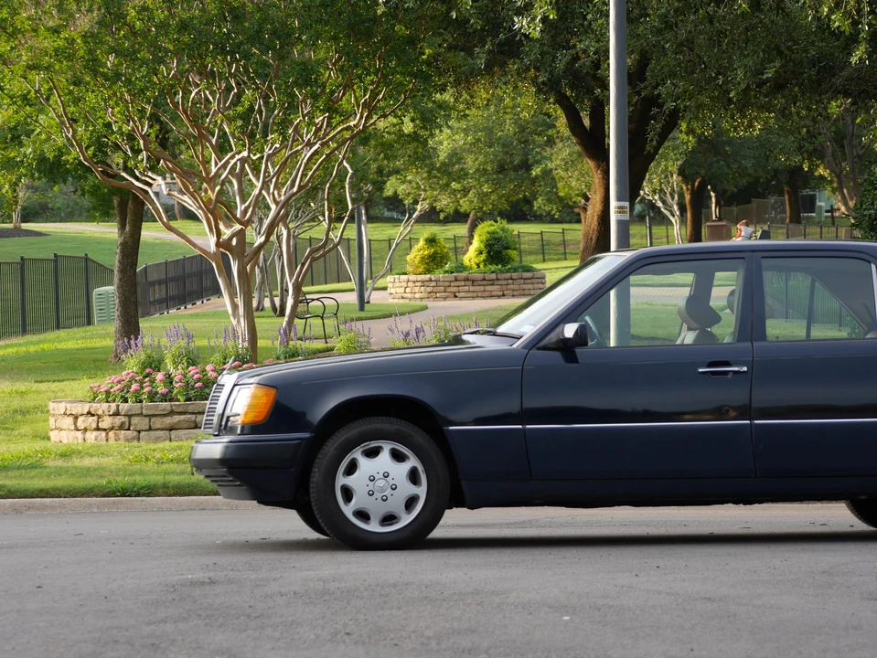 1992 Mercedes-Benz W124 E-Class - Image 26 of 31