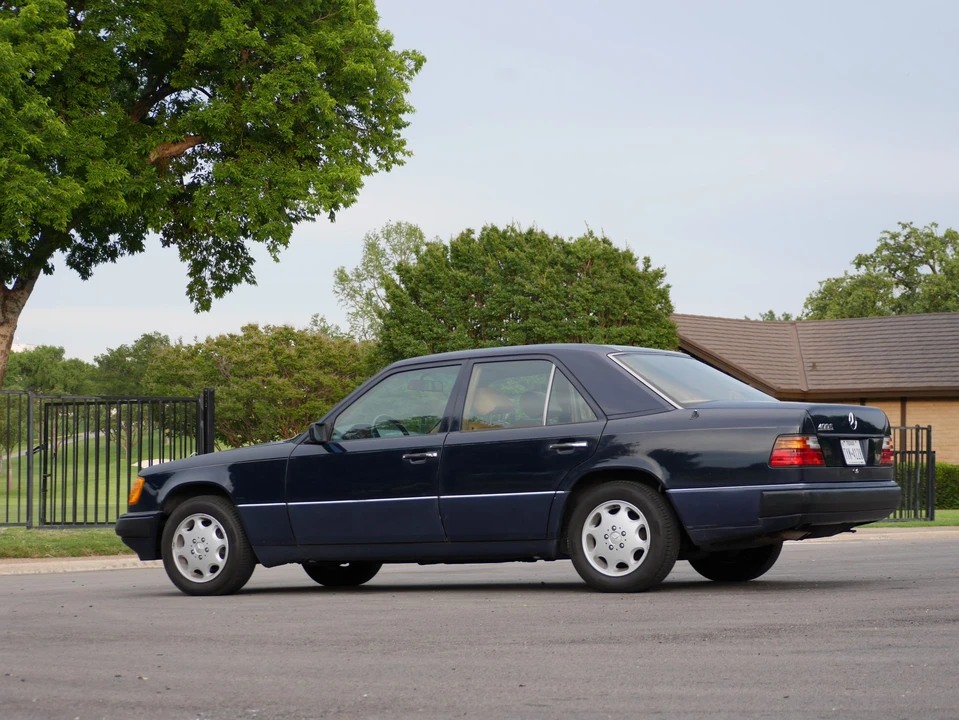 1992 Mercedes-Benz W124 E-Class - Image 20 of 31