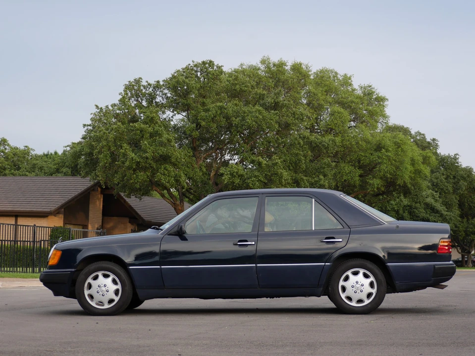 1992 Mercedes-Benz W124 E-Class - Image 22 of 31