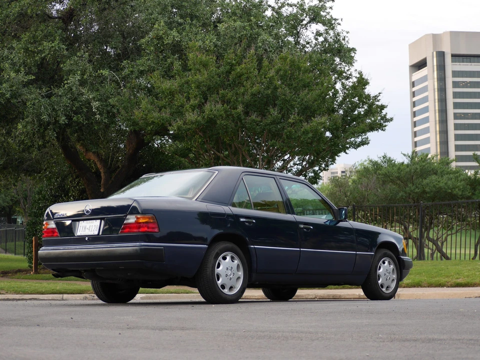 1992 Mercedes-Benz W124 E-Class - Image 14 of 31