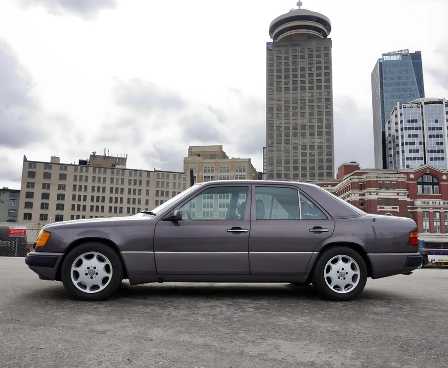 1992 Mercedes-Benz W124 E-Class - Image 13 of 31