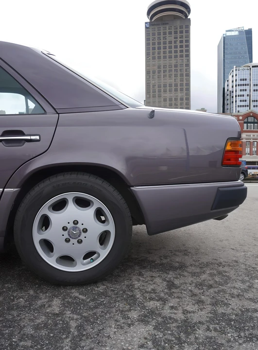 1992 Mercedes-Benz W124 E-Class - Image 30 of 31