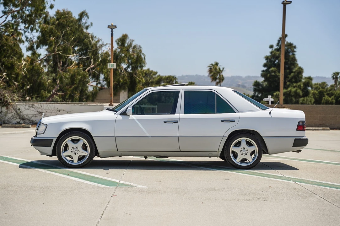 1992 Mercedes-Benz W124 E-Class - Image 4 of 31